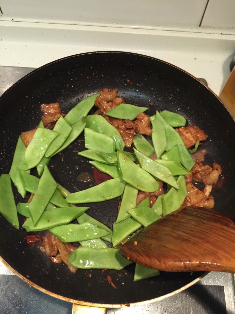 扁豆炒肉的做法图解5