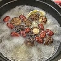 #冬天就要吃火锅#广式清炖鸡火锅的做法图解4