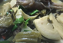 冬笋酸菜炖骨头的做法