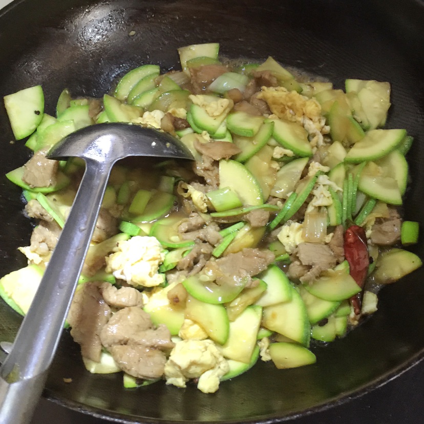 西葫芦蛋炒肉