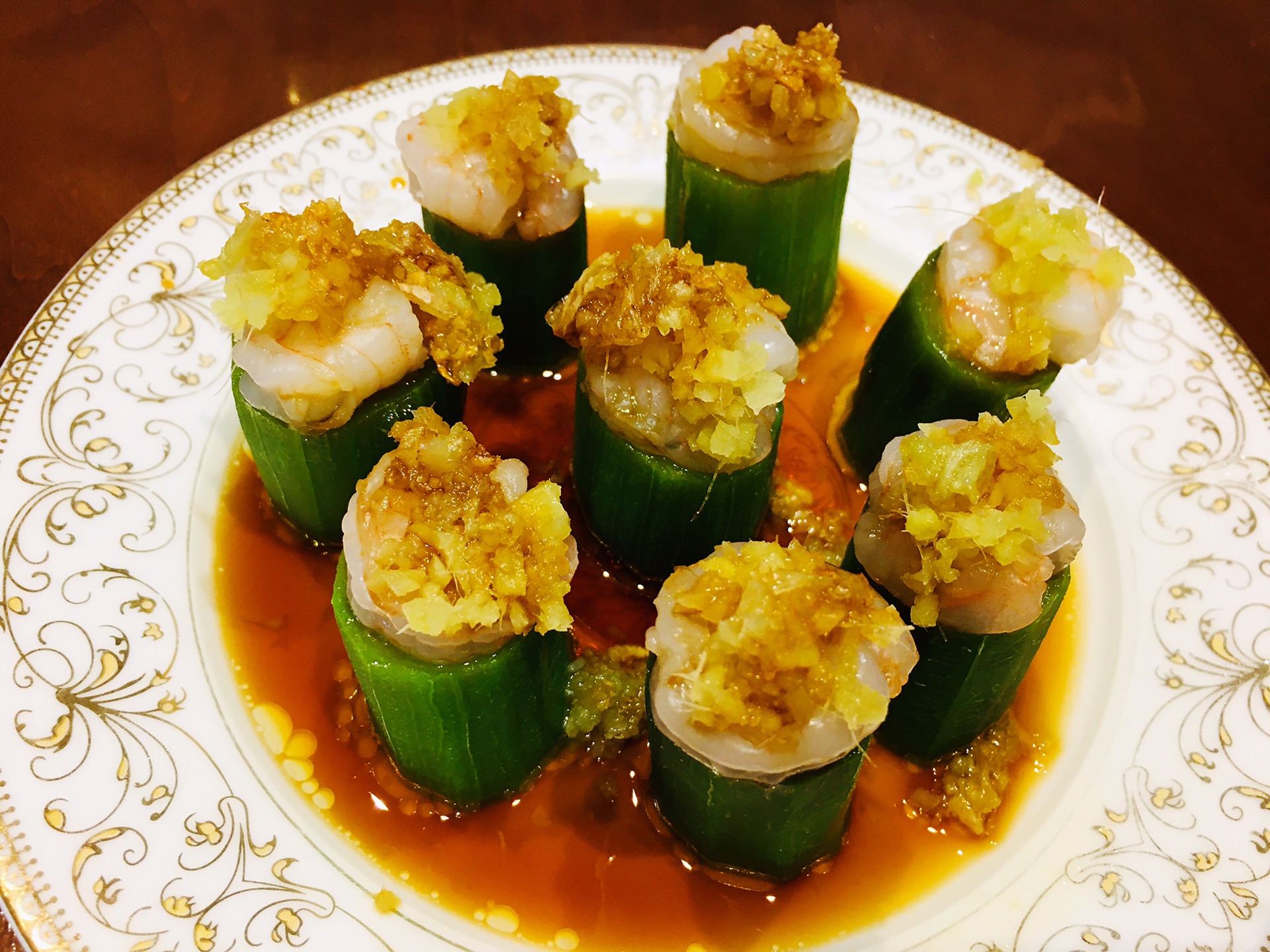 Steamed towel gourd with shrimp and garlic