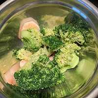 西兰花虾仁凉拌菜的做法图解1
