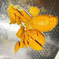 #鹰唛新食尚#芒果奶昔的做法图解5