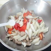 茭白蘑菇肉片的做法图解10