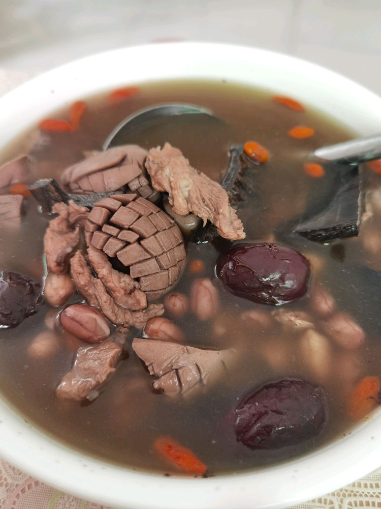 杜仲猪腰枸杞汤的做法
