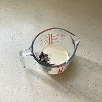 #食在幸福年 总有新花样#车厘子巧克力蛋糕的做法图解7