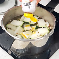 姜丝冬瓜薏米汤的做法图解6