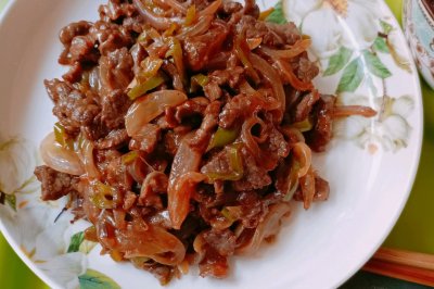 蚝油牛肉洋葱青椒