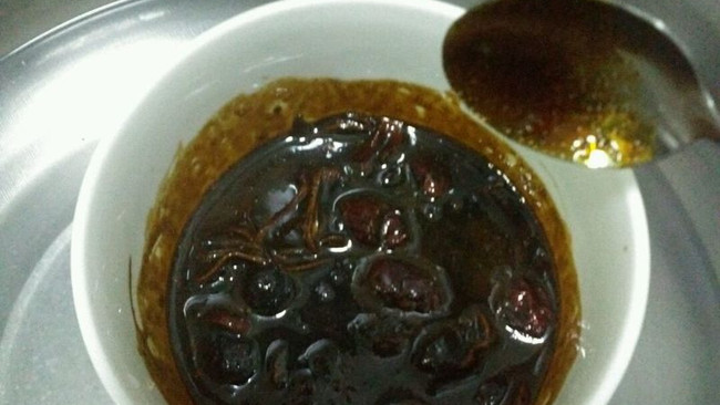 桂圆红枣生姜黑糖的做法