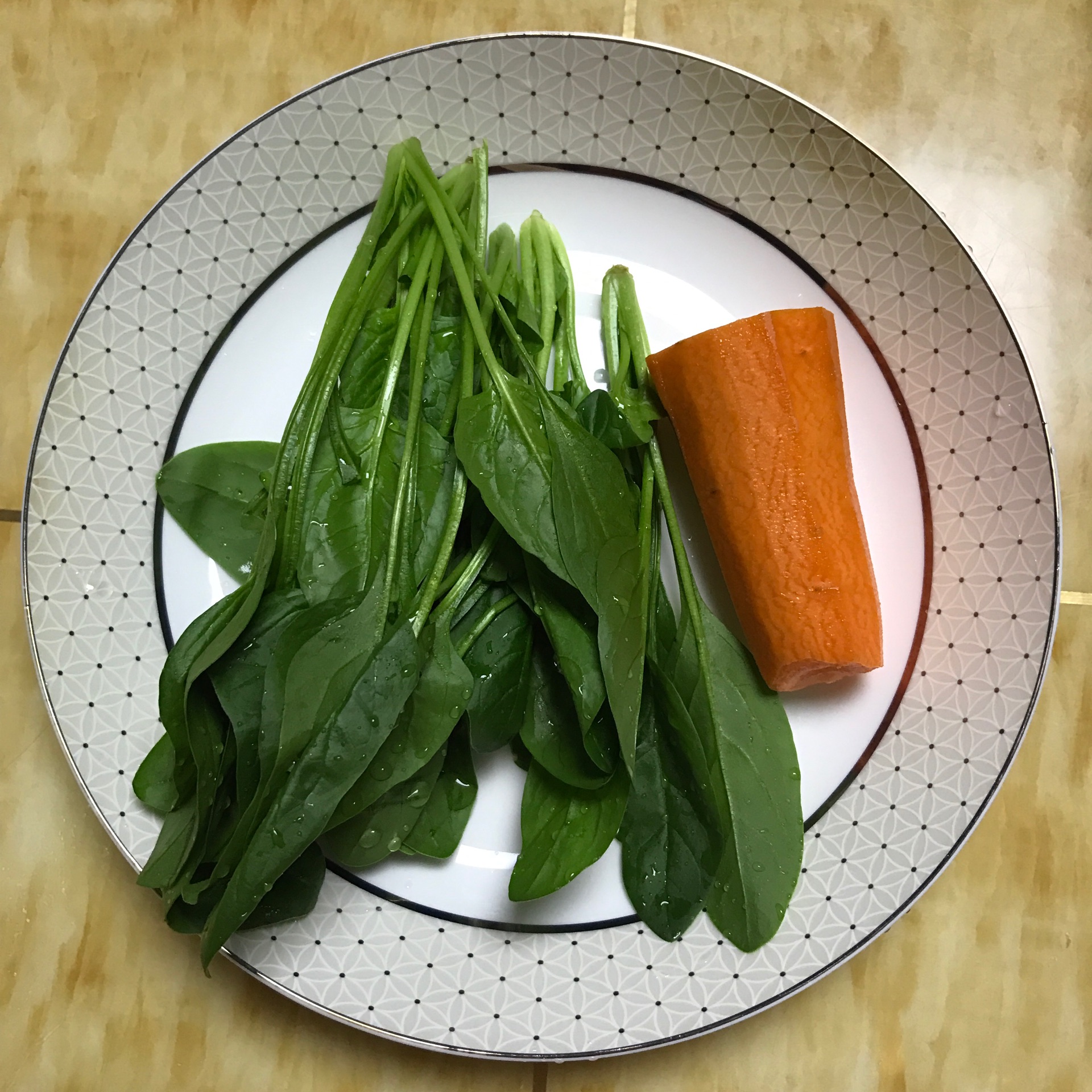 胡萝卜菠菜鳕鱼粥的做法