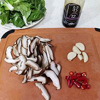 青菜炒香菇的做法图解2