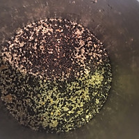 自制浓香芝麻糊的做法图解4