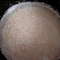 电饭锅焖饭——懒人食谱的做法图解1