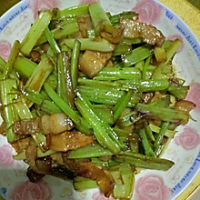 芹菜炒肉