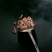 鸡蛋肉丝虾子面的做法图解4