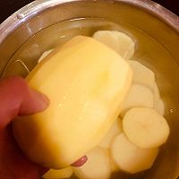 粉蒸土豆的做法图解1