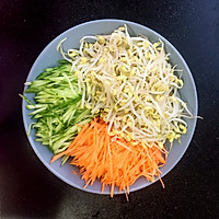 酱油鸡蛋面的做法图解2