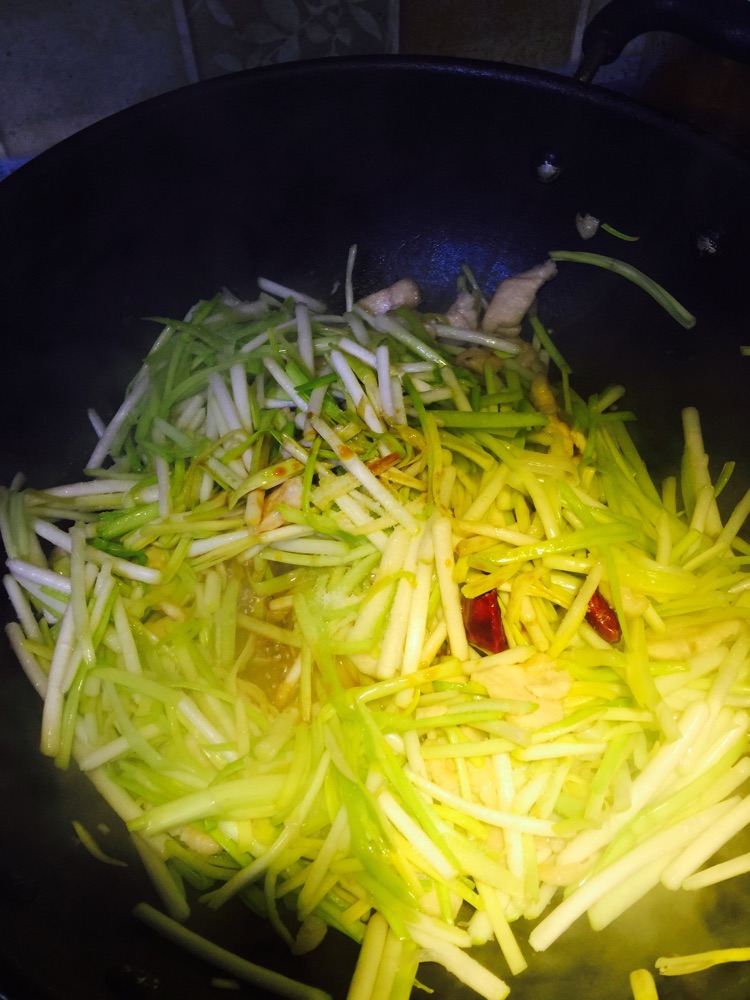 【佳佳姐私房菜】蒜黄炒鸡肉的做法图解8