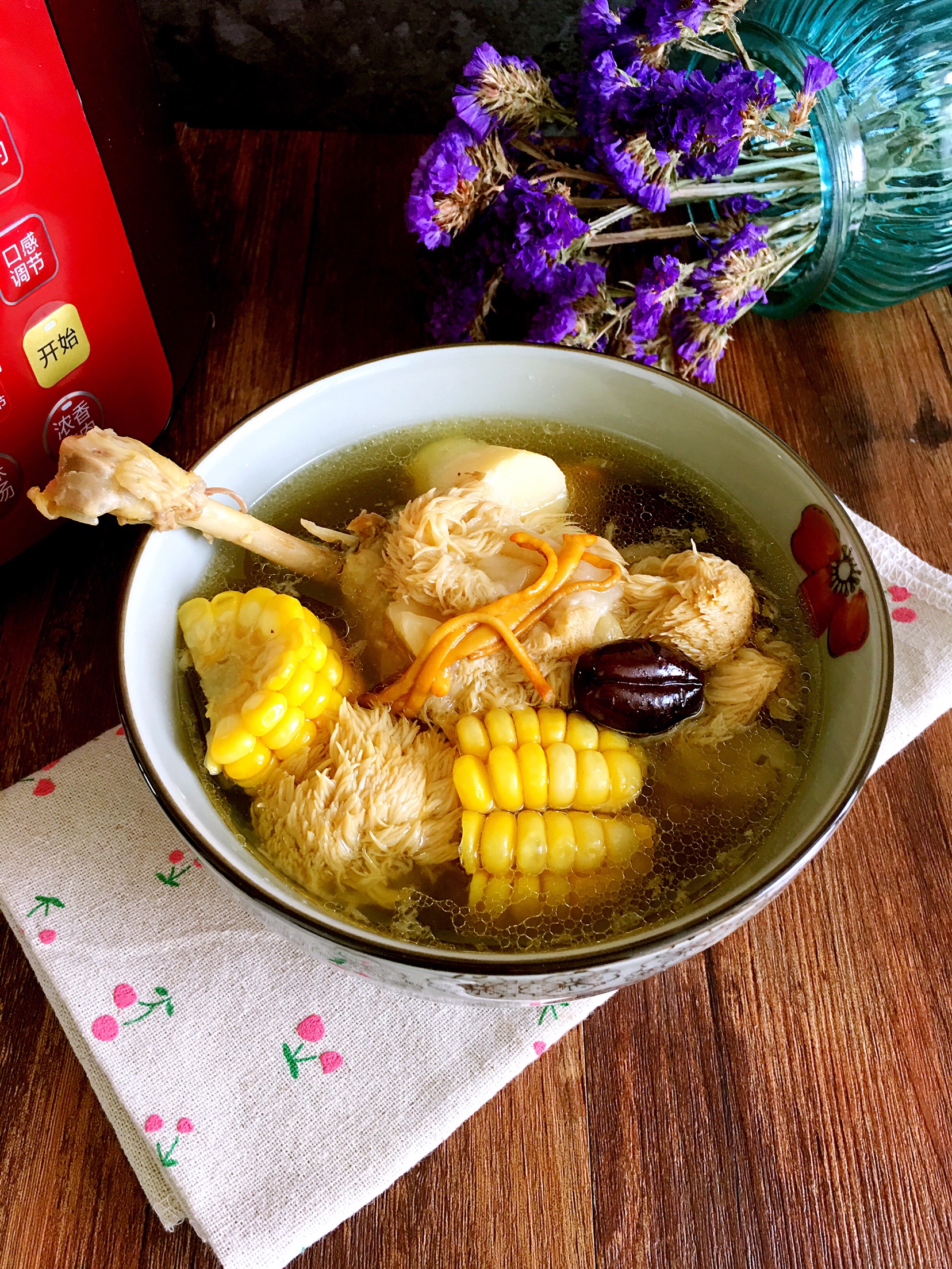 Stewed chicken leg with mushroom and corn