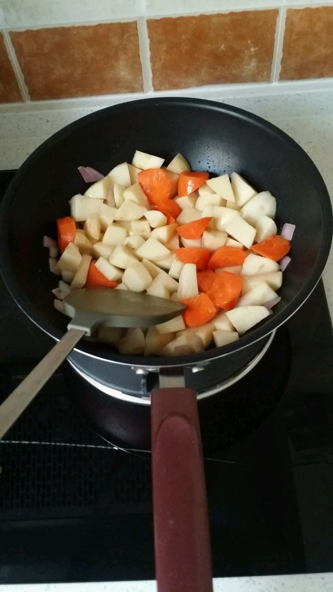 土豆牛肉咖喱饭的做法图解2