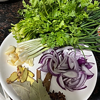 香菇牛肉酱的做法图解1