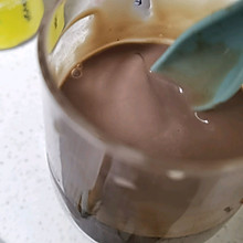#在夏日饮饮作乐#冰+巧克力奶
