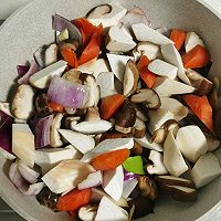 菌菇豆腐煲的做法图解8