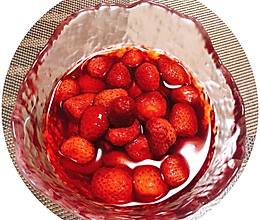 不加一滴水的草莓罐头的做法