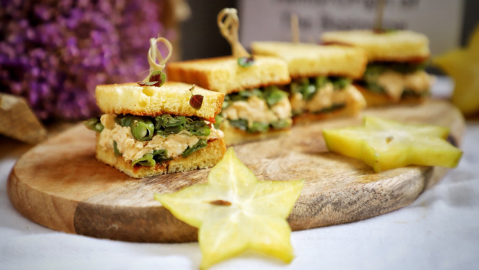 中西结合创意土司：四季豆滑蛋迷你三明治，一口一个，咸香清甜