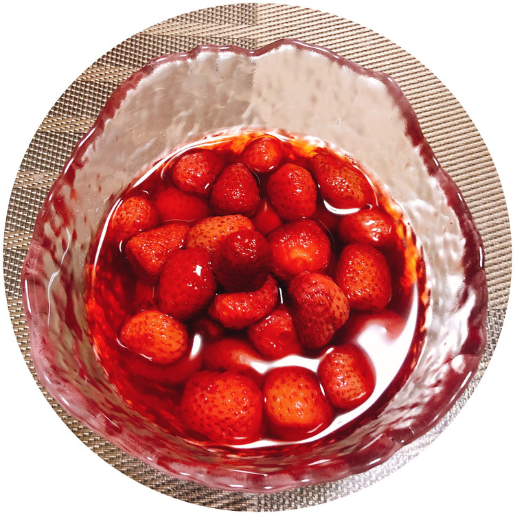 不加一滴水的草莓罐头的做法