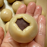 经典传统馅料月饼：豆沙蛋黄月饼的做法图解10