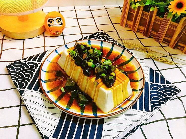 五分钟夏季凉菜—凉拌皮蛋豆腐的做法