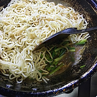 蒜苔焖面的做法图解8