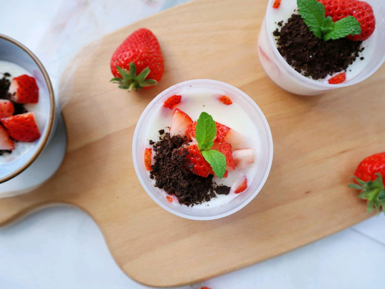 草莓牛奶布丁❗️饭后自制小甜品的做法