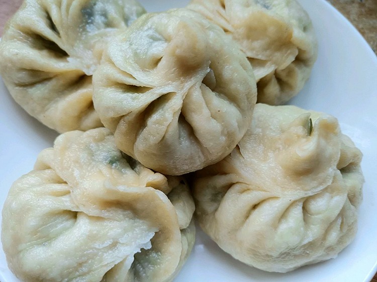 韭菜鸡蛋虾仁包的做法