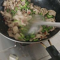 苦瓜炒肉片的做法图解8