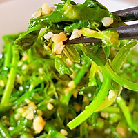 #为爱下厨 七夕橄浪漫#蒜蓉炒豌豆尖的做法图解11