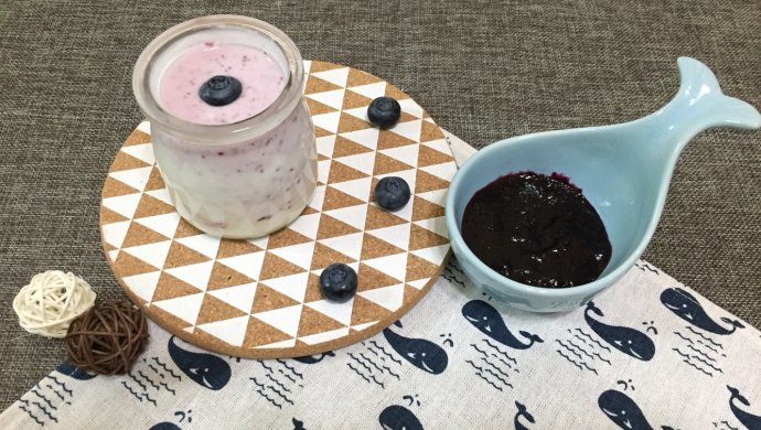 自制蓝莓酸奶