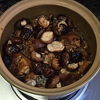 猪蹄焖香菇的做法图解7
