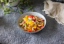 #快手又营养，我家的冬日必备菜品#轻食低卡甜椒炒鸡胸肉的做法
