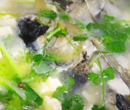 鱼头豆腐汤，清淡有营养的做法