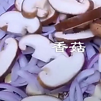 香菇鸡肉的做法图解3