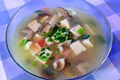 鲜香菇豆腐汤