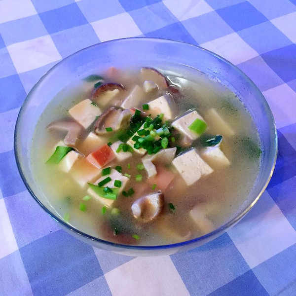 鲜香菇豆腐汤
