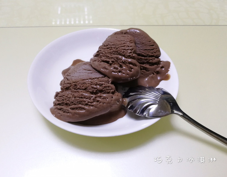 超浓郁巧克力冰淇淋的做法