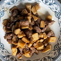 超简单好吃的杏鲍菇牛肉粒的做法图解2