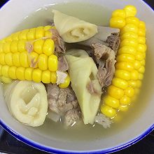 春笋玉米排骨汤