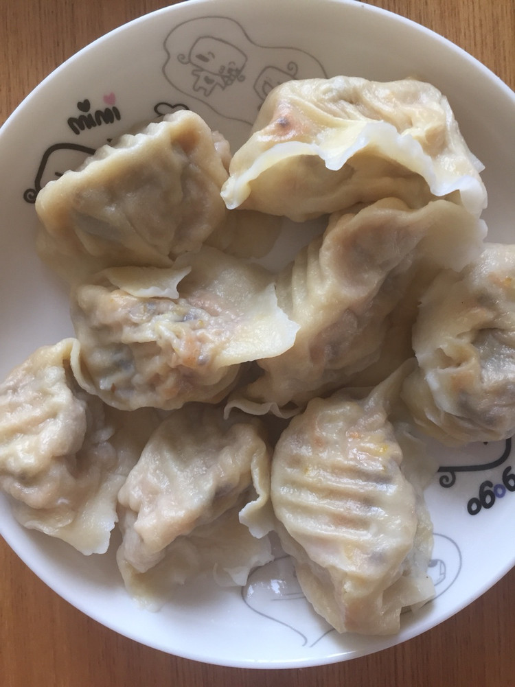 土豆胡萝卜虾仁香菇饺子的做法