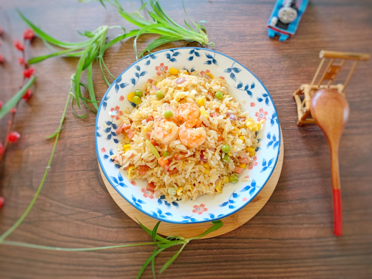 剩米饭的华丽蜕变—虾仁炒米饭的做法