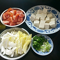 番茄白菜炒豆腐的做法图解1